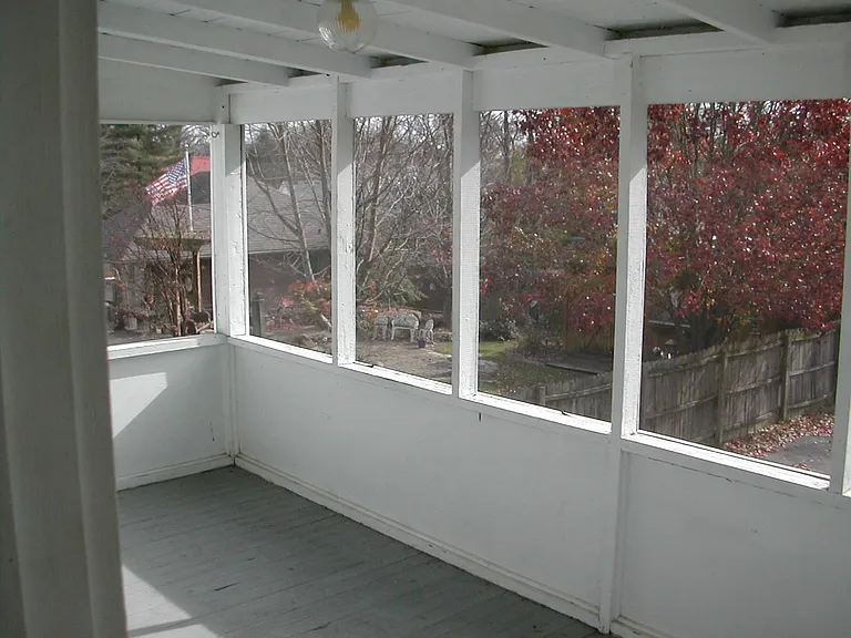 324 Center St #A — Photo 9