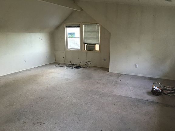 4th image of 6025 W A St