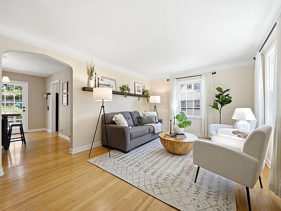 2nd image of 133 Park Ln