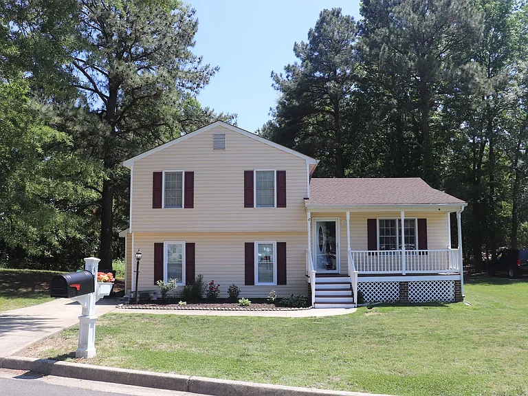6001 Yates Ln — Photo 1