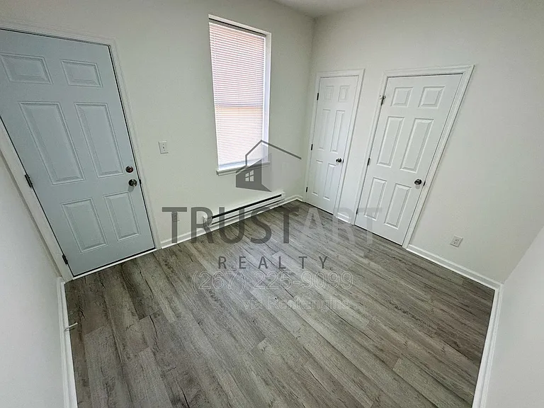 2153 W Grange Ave — Photo 6