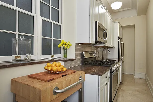 Sold by Verdi Square Realty | media 20