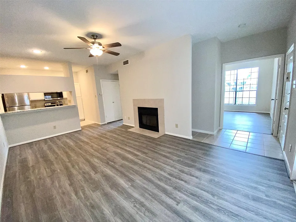2121 El Paseo St #1403