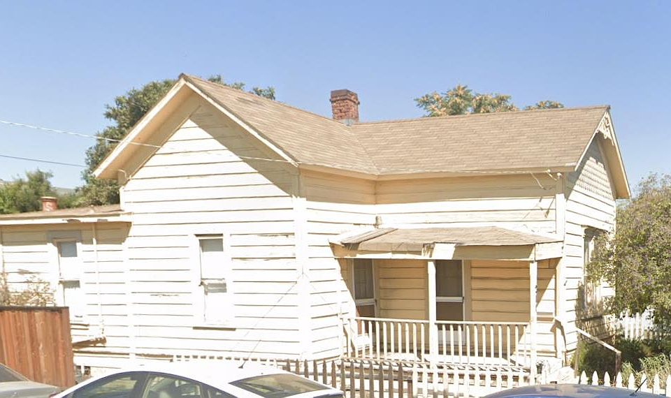 1st image of 211 Lincoln Ave