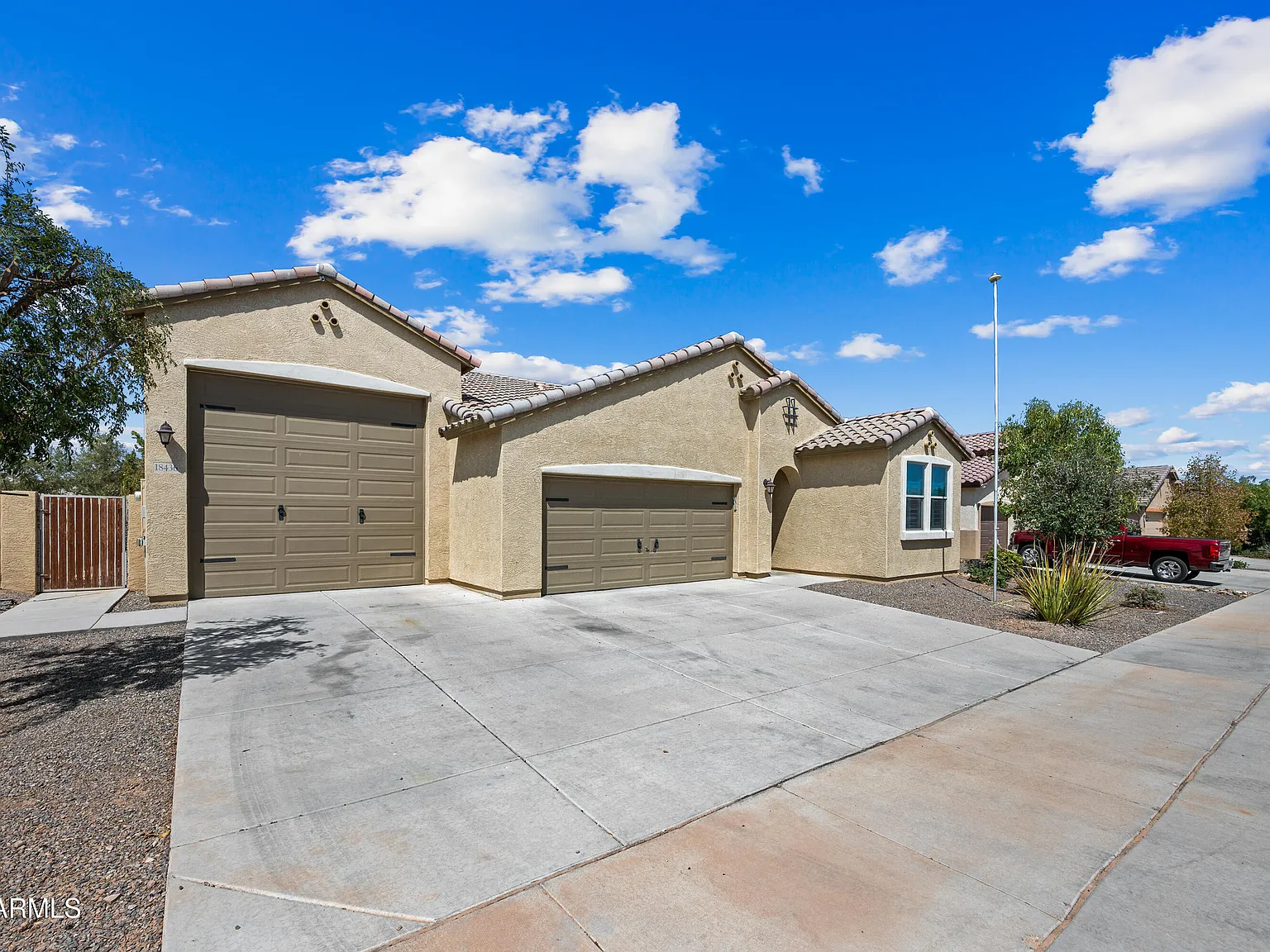 3 bed, 2.5 bath, 1884 sqft, $2,475 — Photo 1