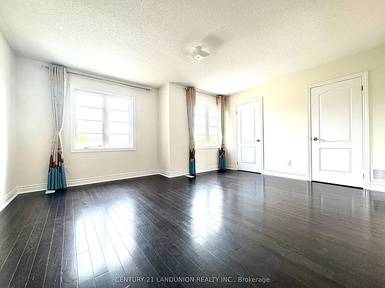 921 Goring Cir — Photo 16