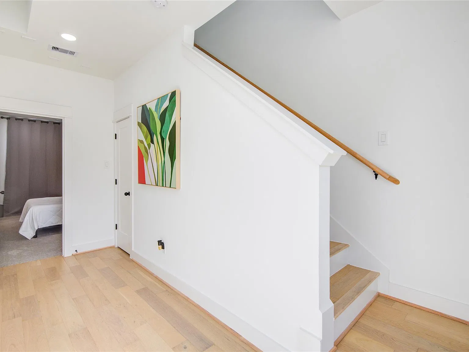 3 bed, 3.5 bath, 1758 sqft, $3,200 — Photo 4