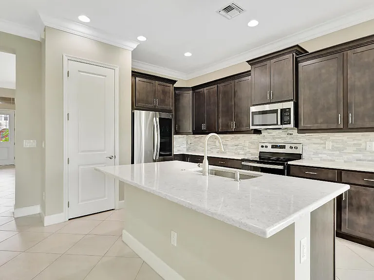 15684 Goldfinch Cir — Photo 11