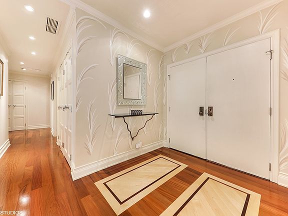 3rd image of 4 Oak Brook Club Dr APT F106