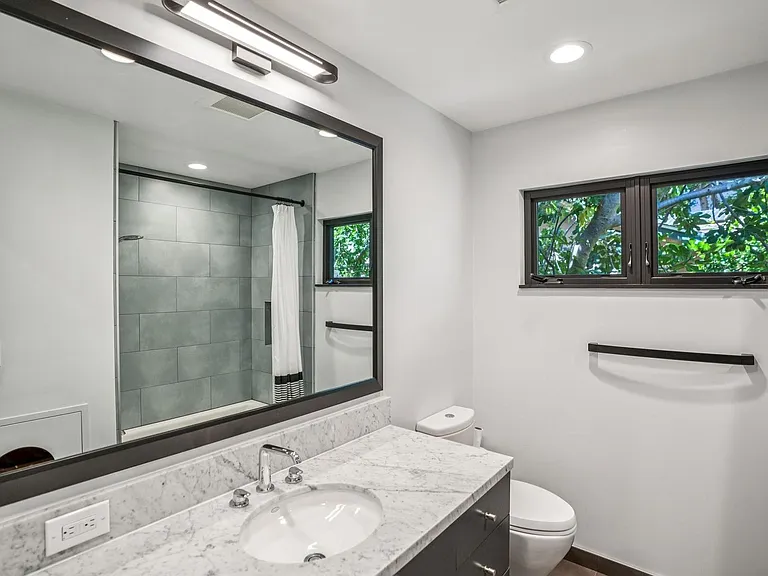 175 E Creek Dr — Photo 16