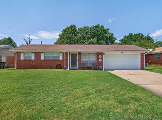 521 Lahoma Dr, Bartlesville, OK 74003