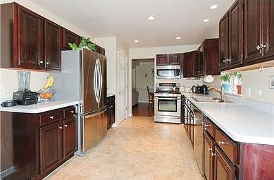 4th image of 1301 Ginny Ln