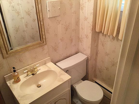1st floor Full Bath