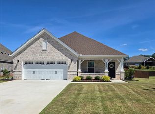 2213 Beckwith Ln, Opelika, AL 36801