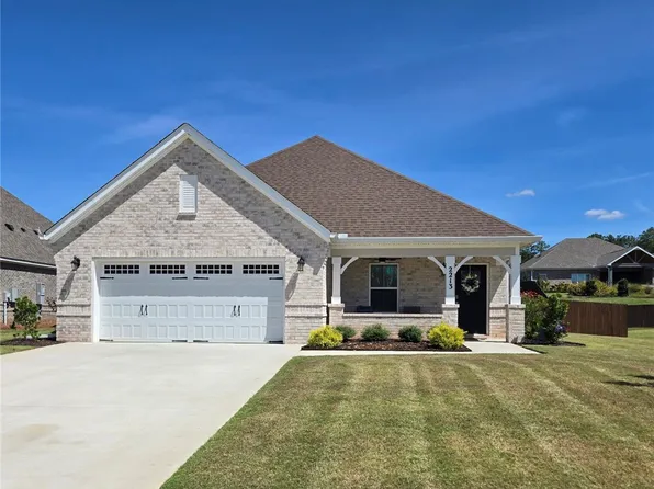 2213 Beckwith Ln, Opelika, AL 36801