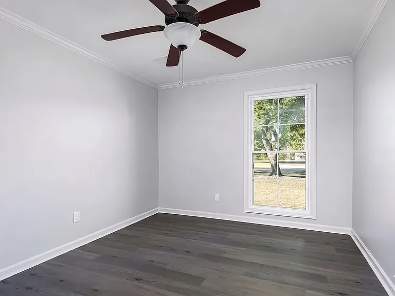 156 Davis Ln — Photo 14