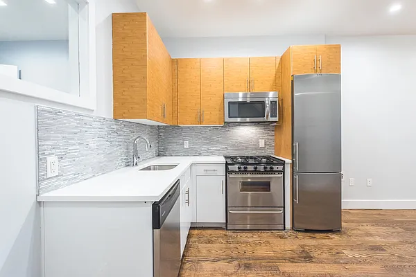 Rented by Nooklyn NYC LLC | media 4