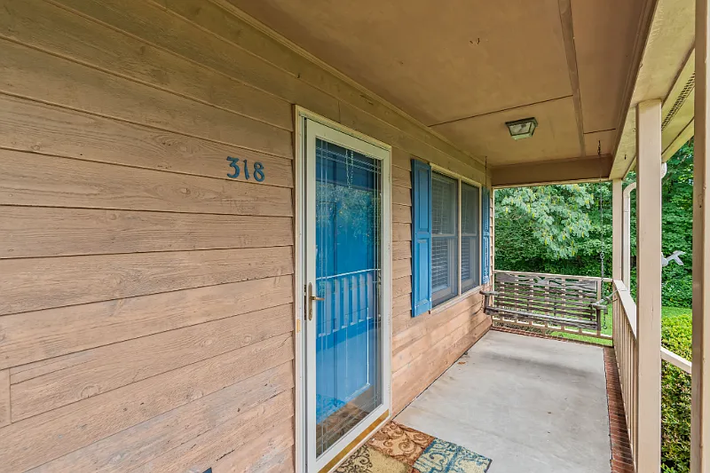 3Bd/2Ba in Downtown King — Photo 4