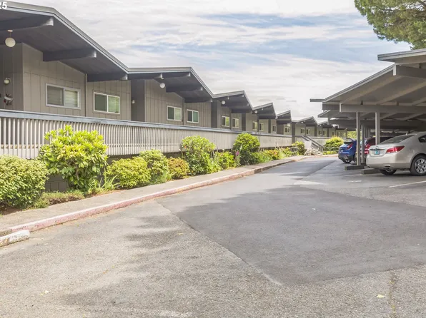 290 N 3rd Ct APT 15, Coos Bay, OR 97420