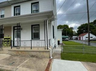 29 N Front St, Womelsdorf, PA