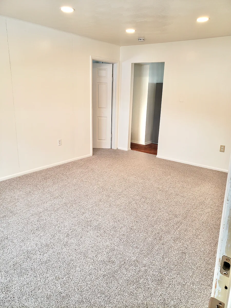 Building Photo - 10477 Sprinkle Rd #2