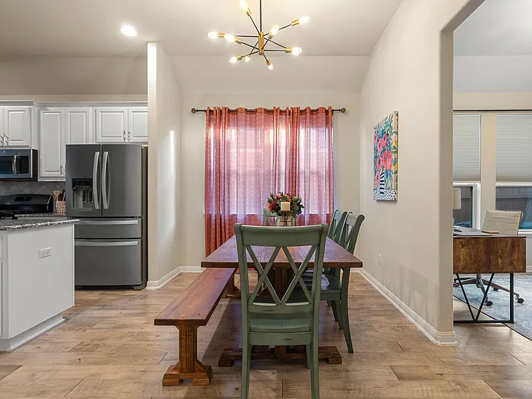 2428 Granite Hill Dr — Photo 17