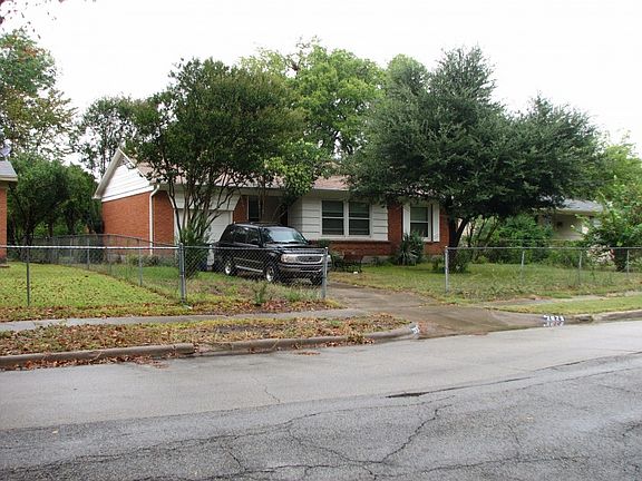 3rd image of 2825 Materhorn Dr