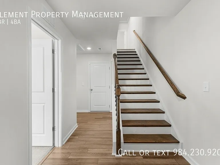 1009 Belloak Way #1 — Photo 3