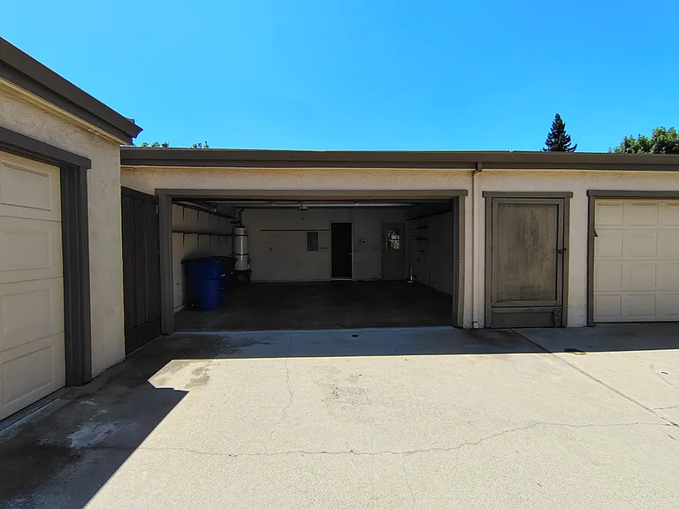 1005 Sylvan Meadows Dr — Photo 24