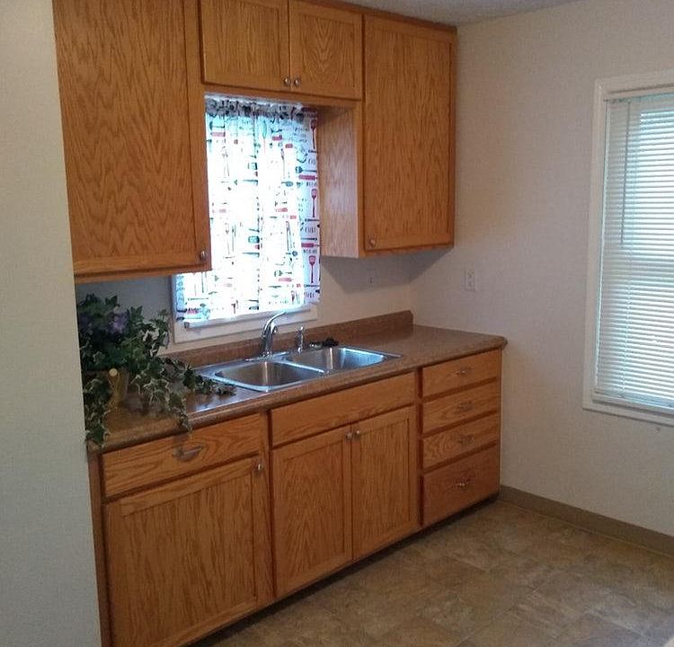2nd image of 1800 N 25th St