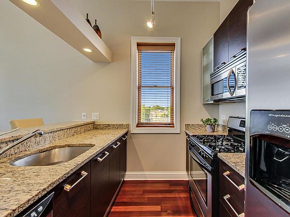 5th image of 4755 N Washtenaw Ave APT 401