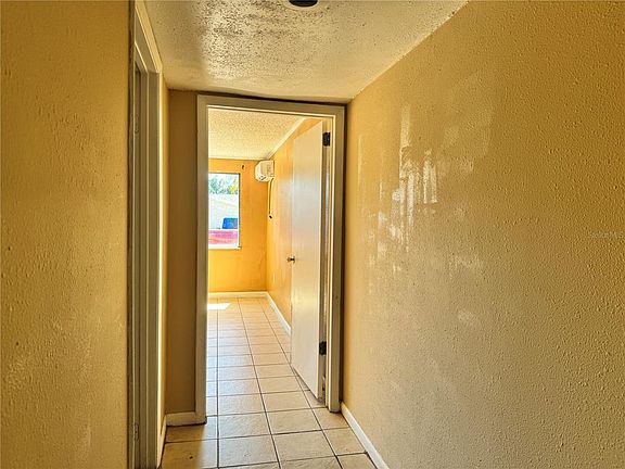 4th image of 4031 Grayton Dr