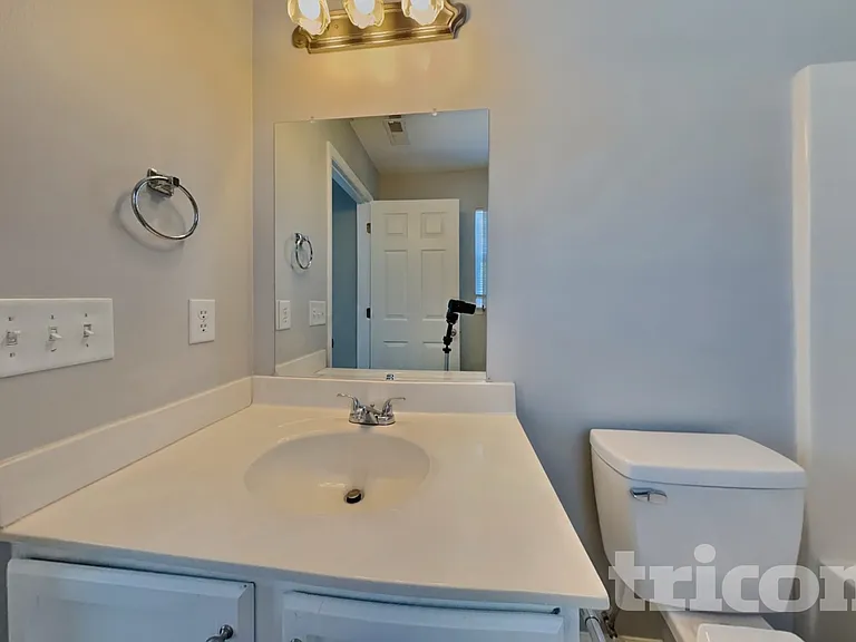 4828 Lighthouse Ct — Photo 9