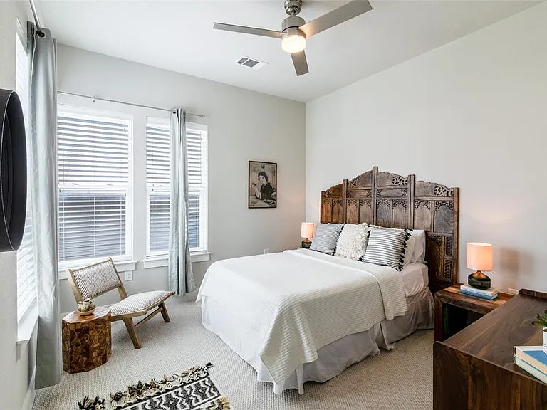 6025 Seville Dr — Photo 23