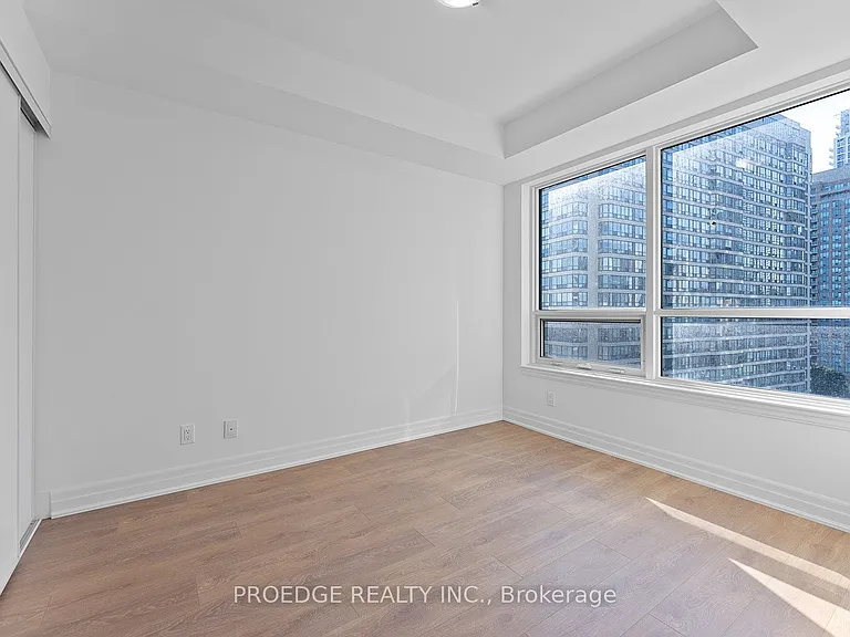 30 Elm Dr W #801 — Photo 10