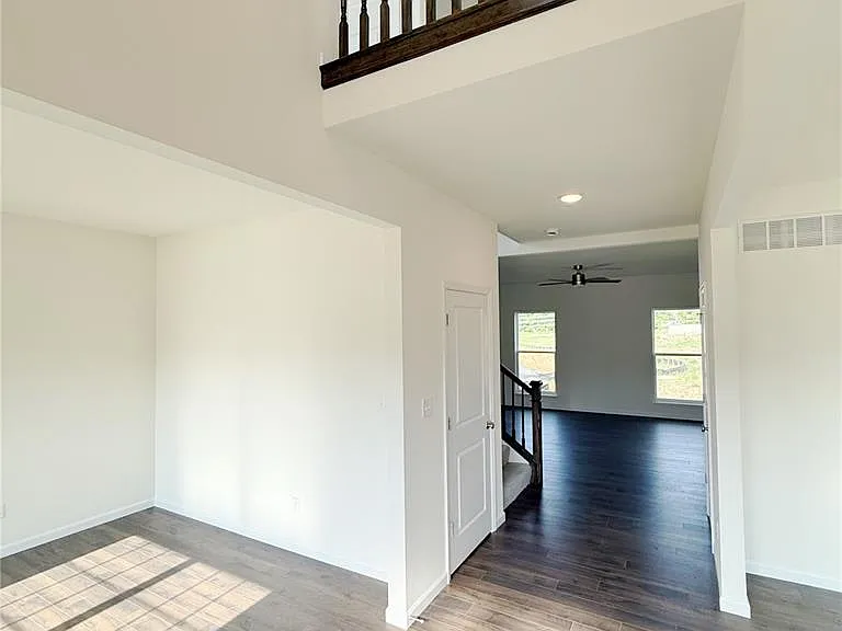 302 Windmill View Ct — Photo 7