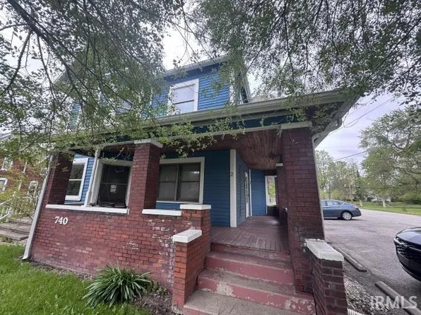740 E State St, Albany, IN 47320