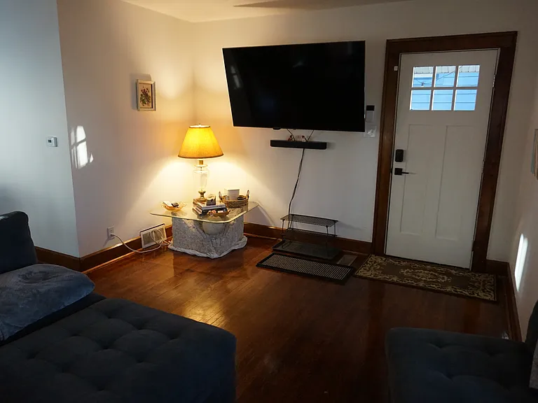 1245 Hartford St — Photo 3