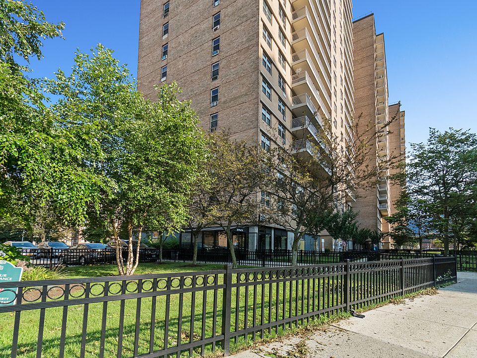 1st image of 2915 W 5th St APT 7D