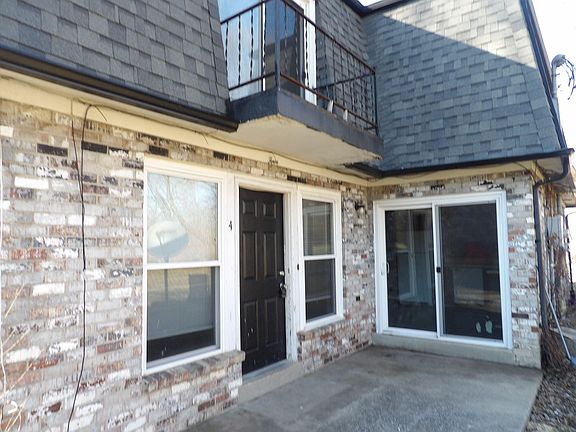 3rd image of 150 Briarwood Ln #4