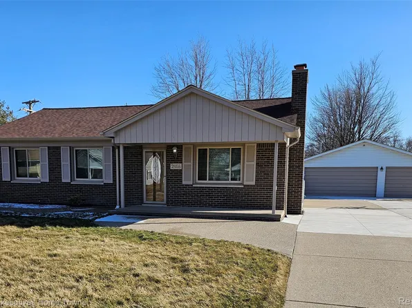 2458 Lindell Rd, Sterling Heights, MI 48310