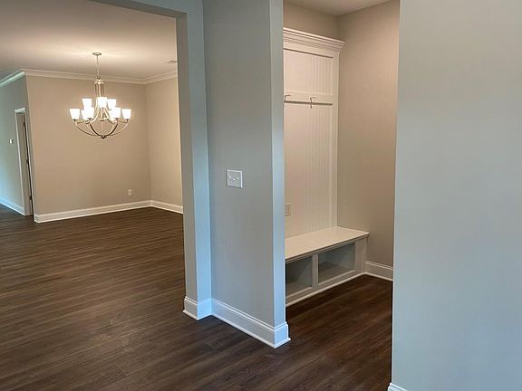 4th image of 235 Hollis St