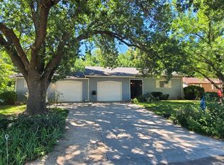 208 Northridge Ct, Lindsborg, KS 67456