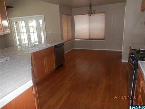 3rd image of 5546 W Sunnyside Ct