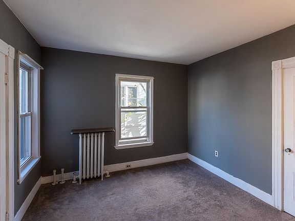 5th image of 290 Charles St Floor 1
