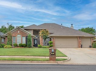 17 S Lexington Way, Edmond, OK 73012