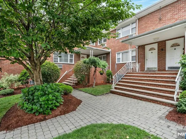 201 Oakdene Place #D1, Cliffside Park, NJ 07010
