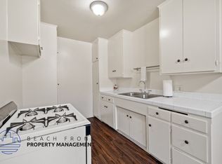 621-625 W. Hyde Park Blvd., Inglewood, CA 90302