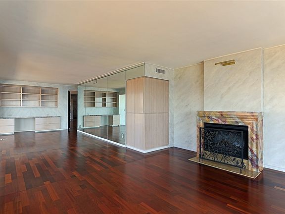 3rd image of 939 Coast Blvd Unit 14A
