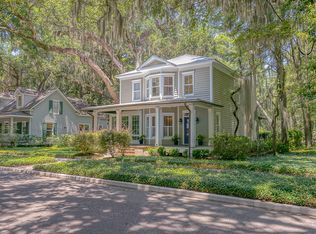 38 Newpoint Rd, Beaufort, SC 29907